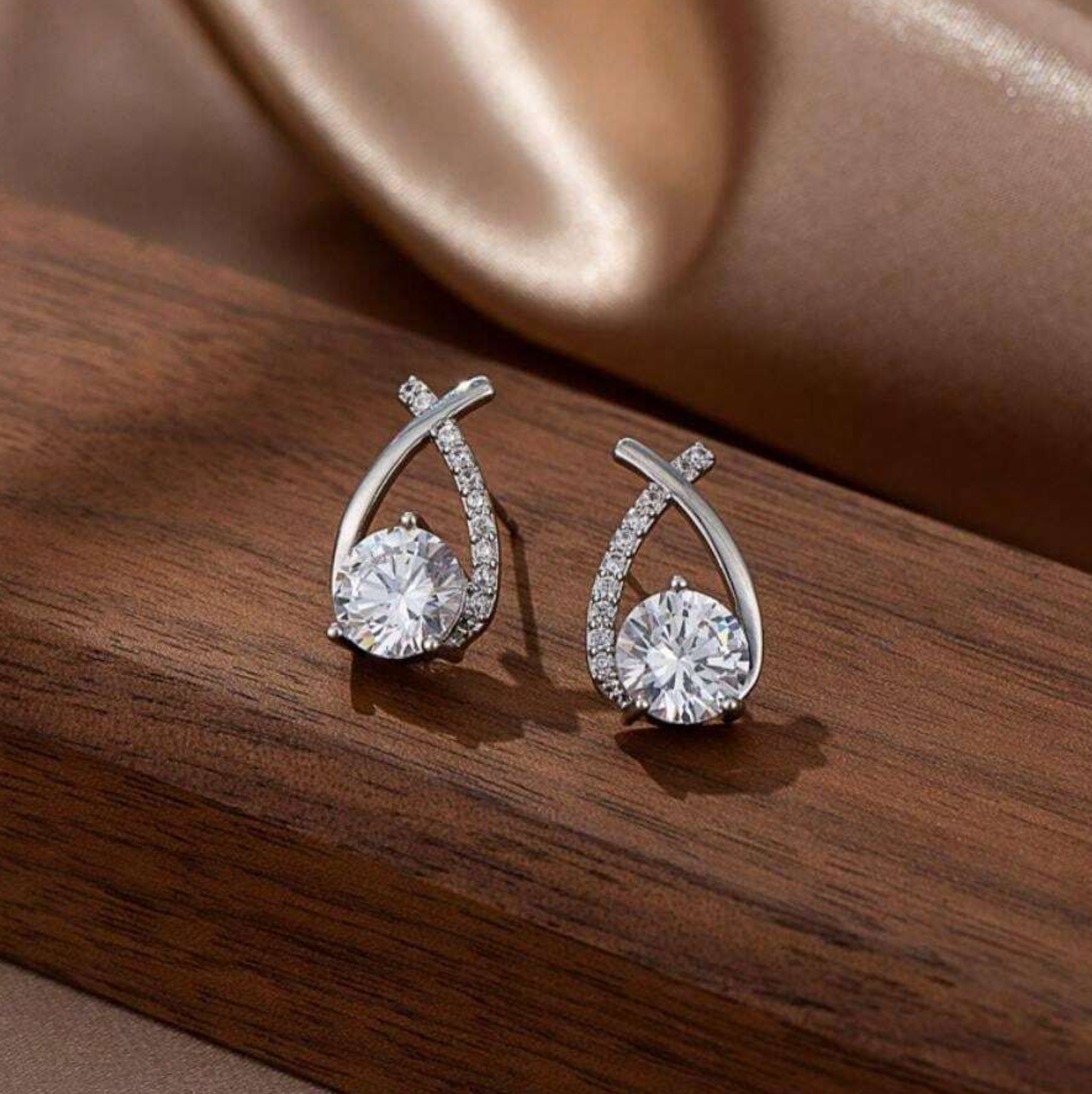 Cercei Argint Lacrima Stelei cu Diamant Moissanite de 0.5 Carate - Sentimente Gravate