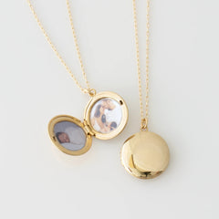 Pandantiv Rotund Placat cu Aur 18K -cu poza in interior si mesaj personalizat Gravura + Cadou - Sentimente Gravate